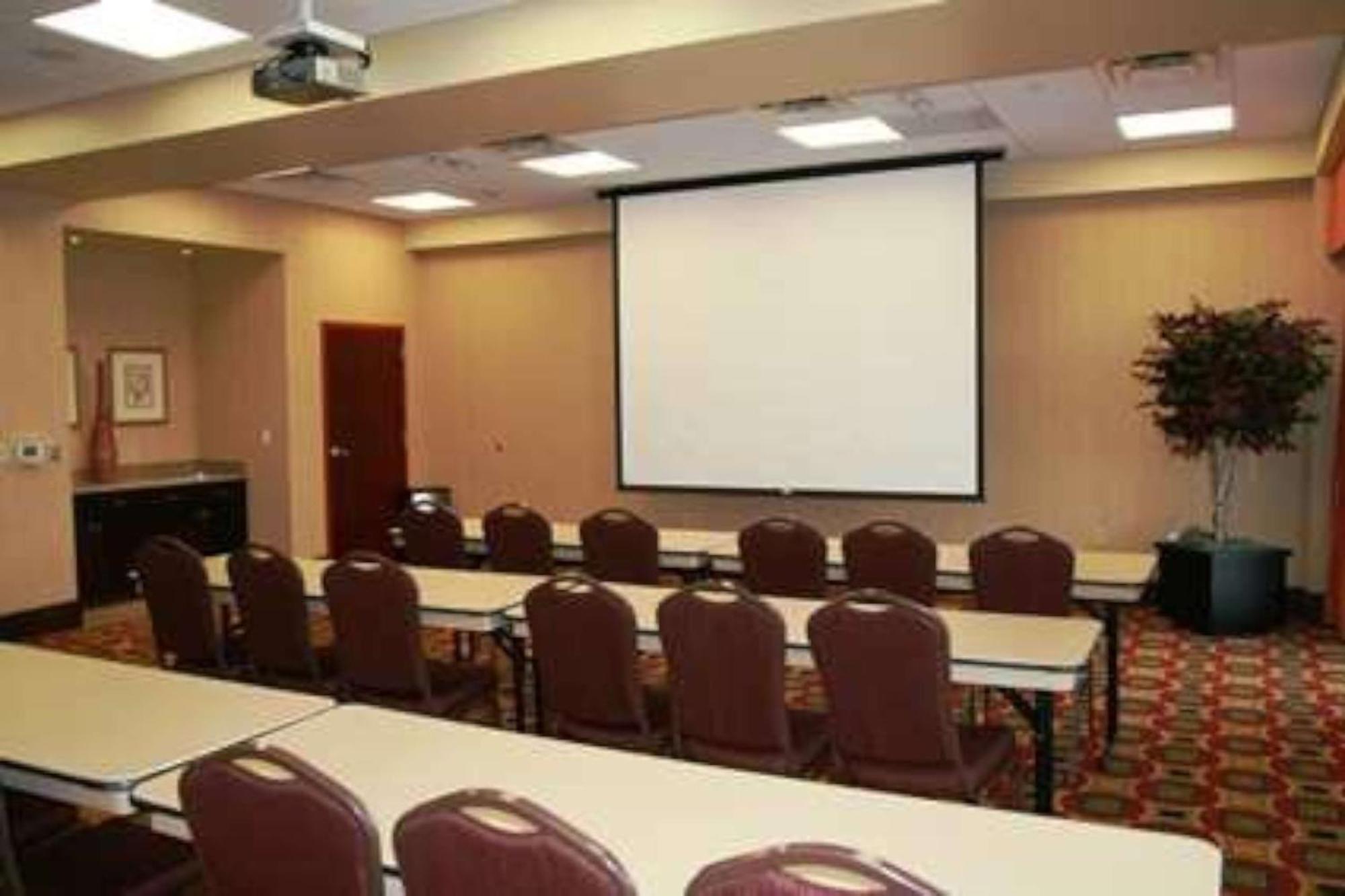 Hampton Inn And Suites Woodstock, Virginia Экстерьер фото