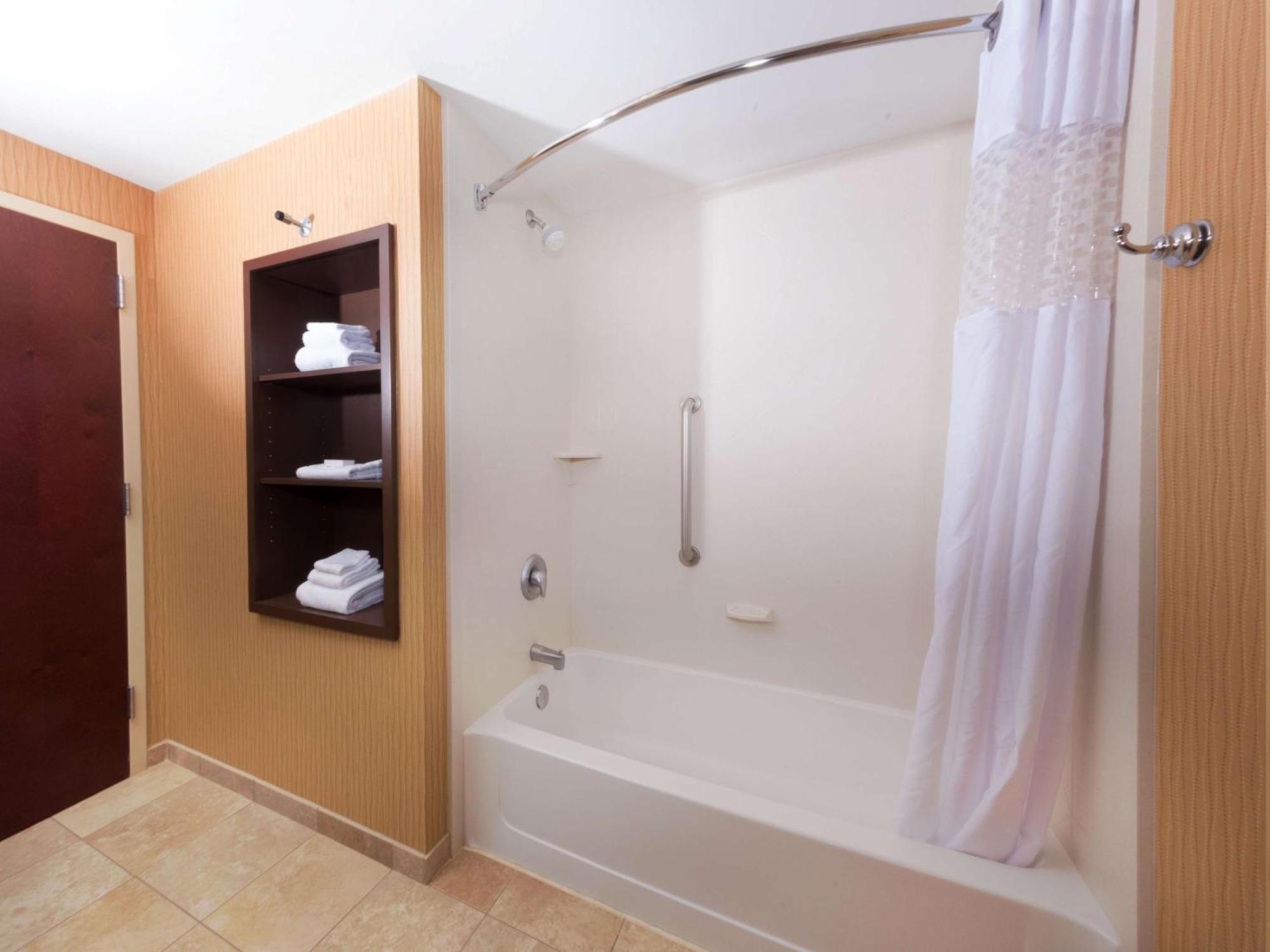 Hampton Inn And Suites Woodstock, Virginia Экстерьер фото