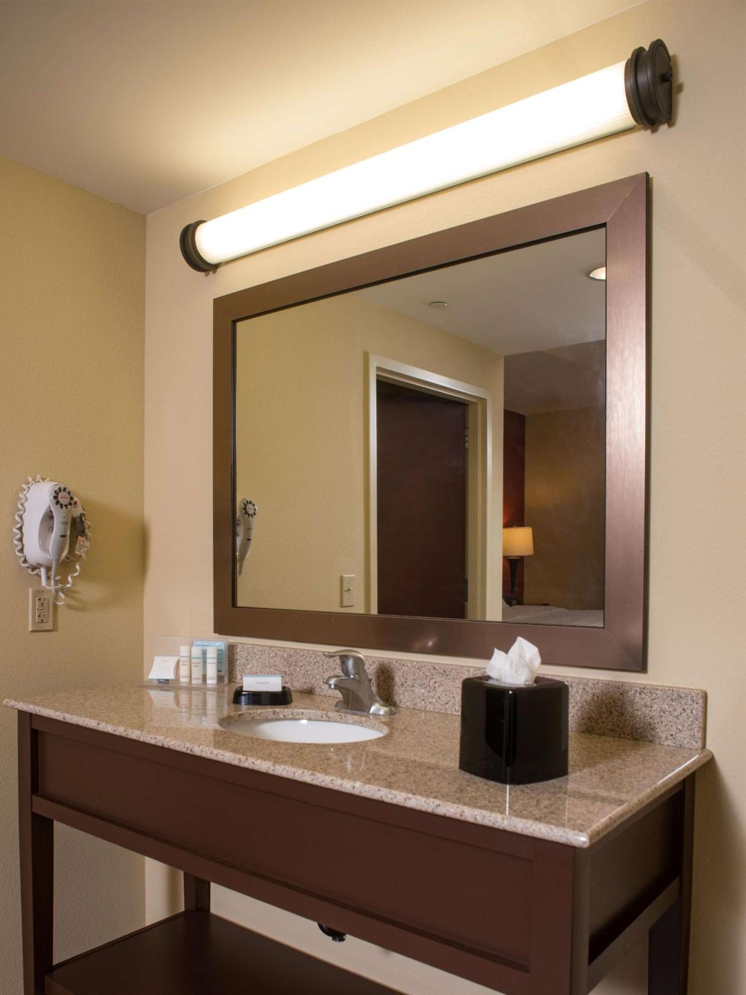 Hampton Inn And Suites Woodstock, Virginia Экстерьер фото